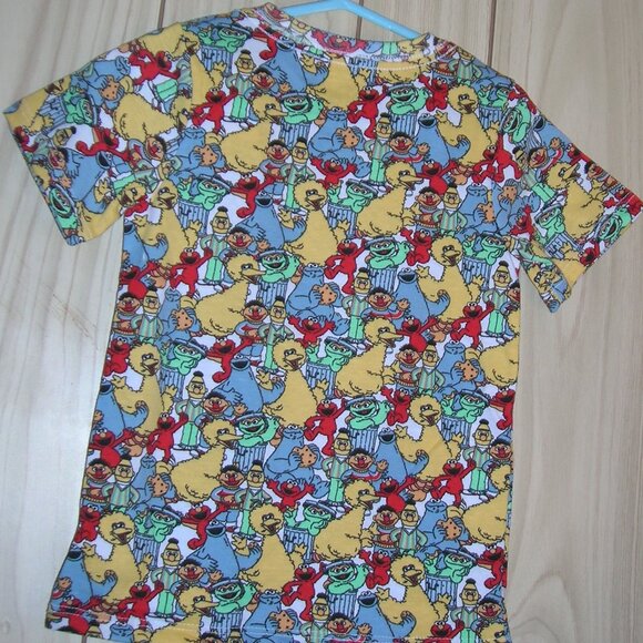 Sesame Street shirt - Picture 2 of 10